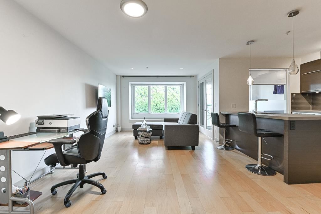 Listing Image 12