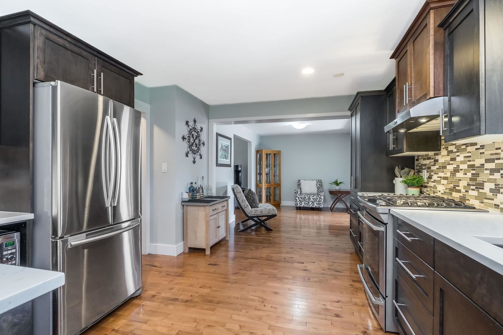 Listing Image 12