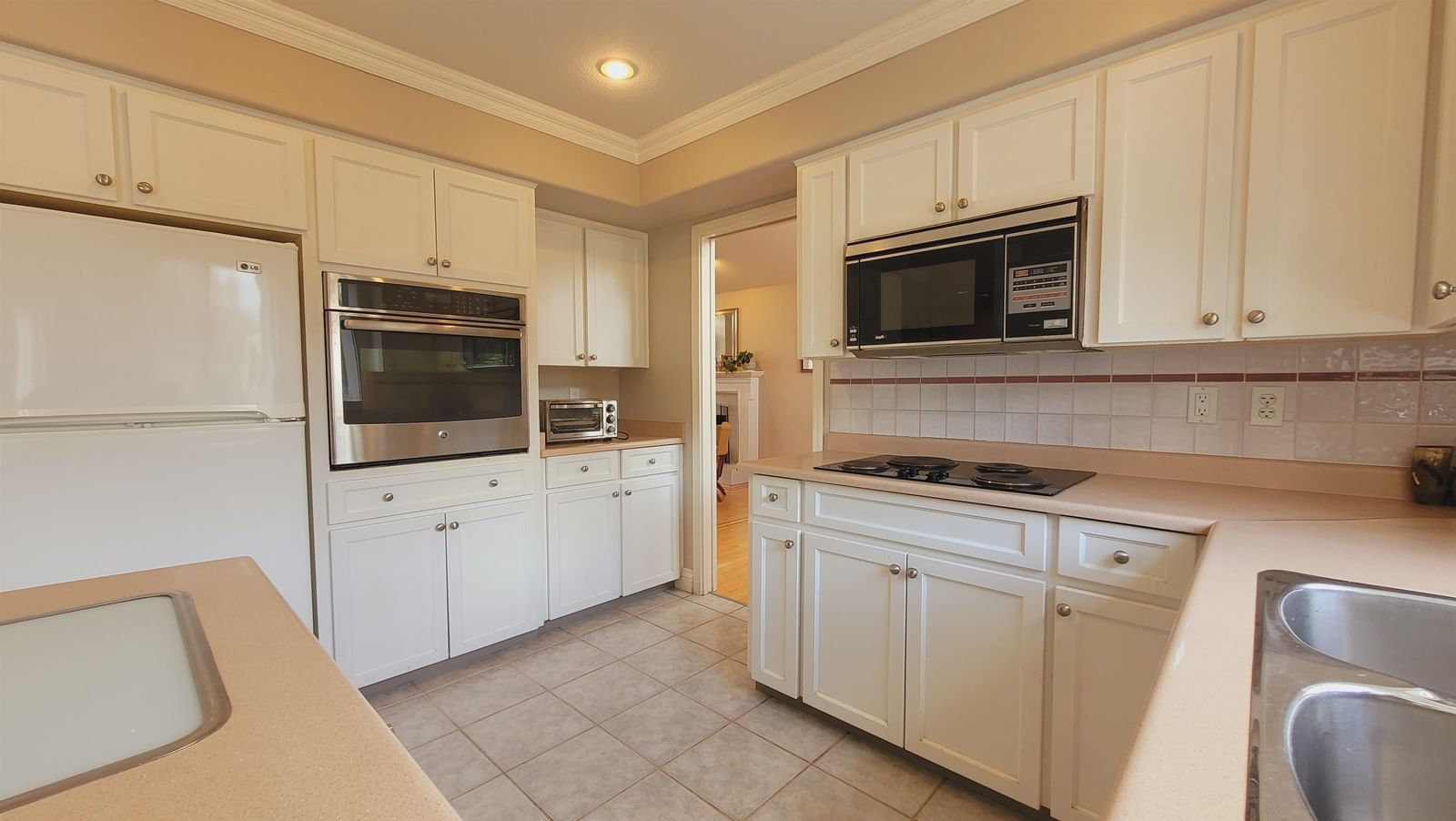 Listing Image 13