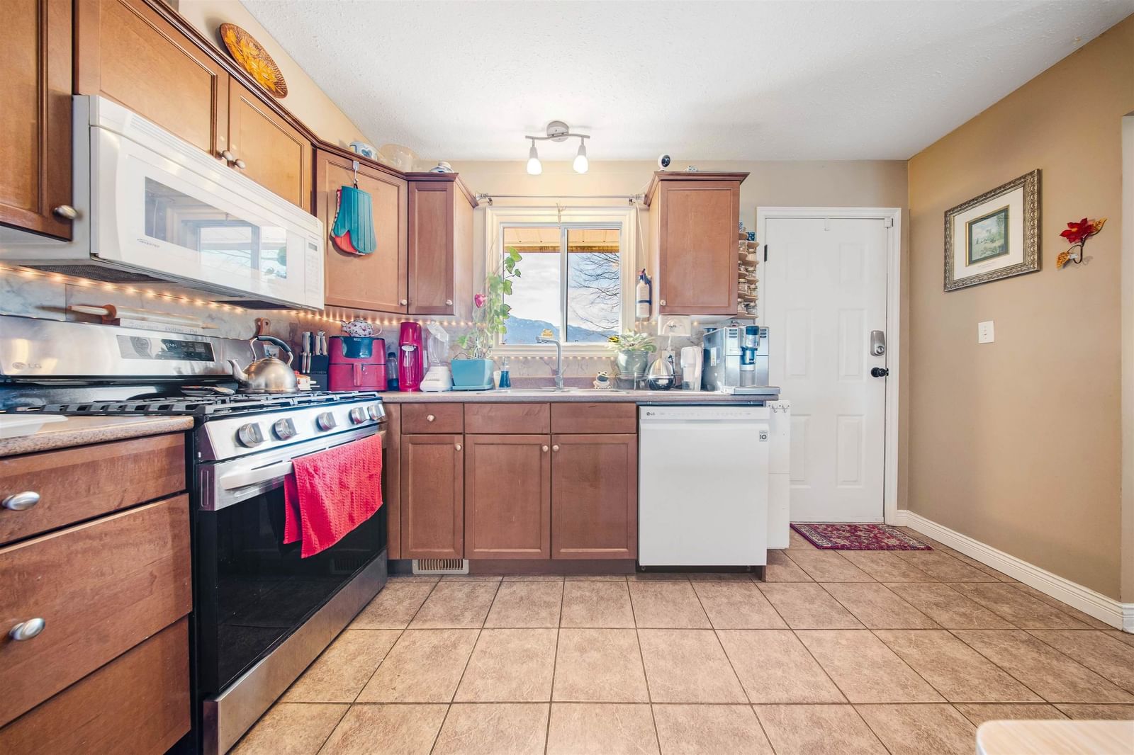 Listing Image 12