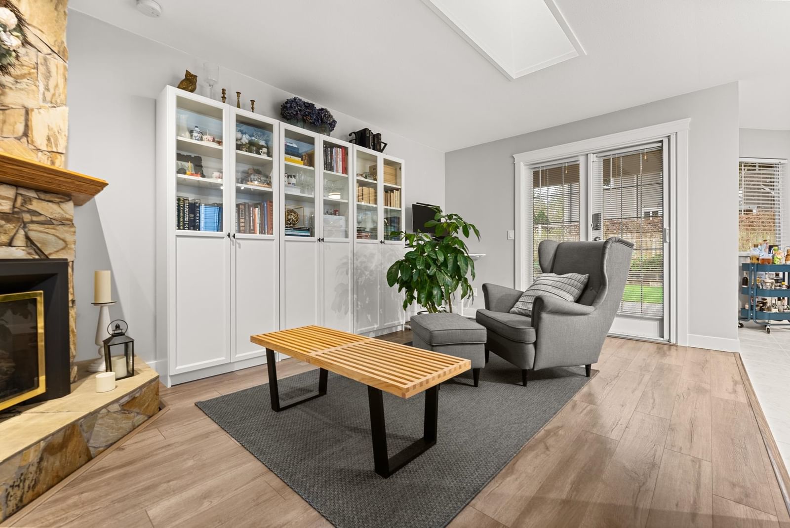 Listing Image 11