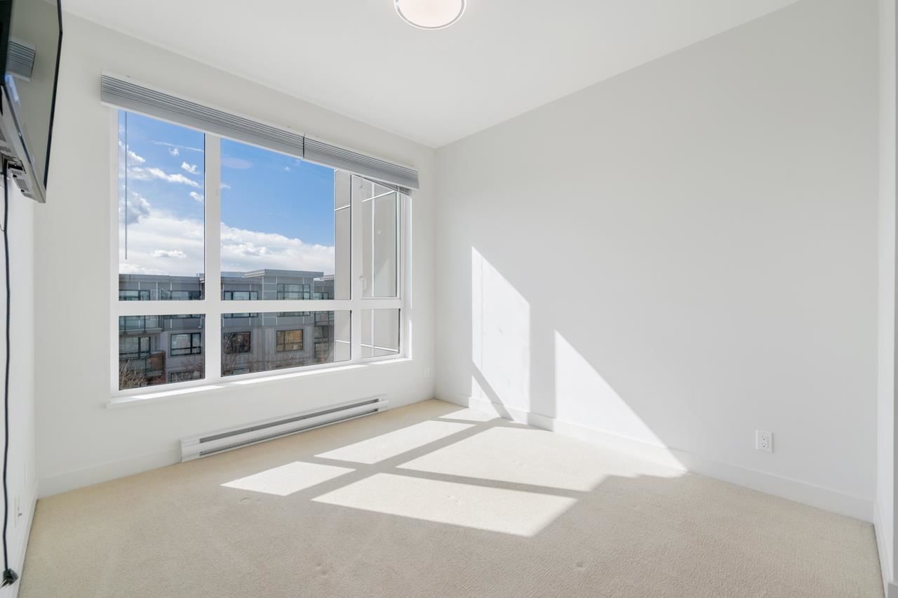 Listing Image 18