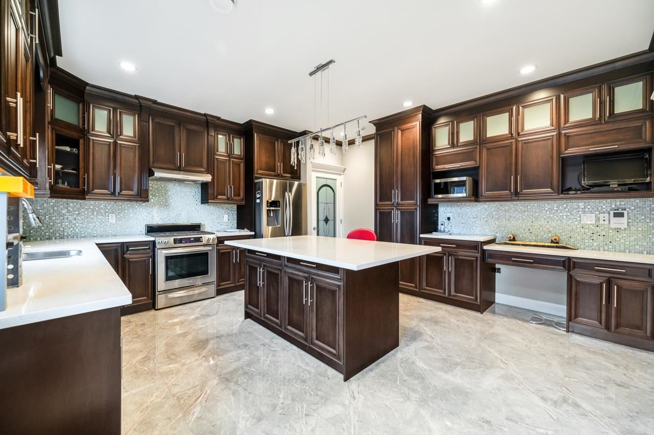 Listing Image 11