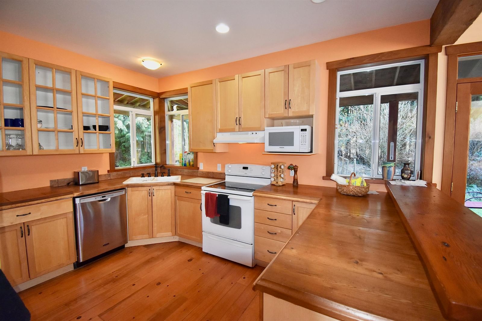 Listing Image 10