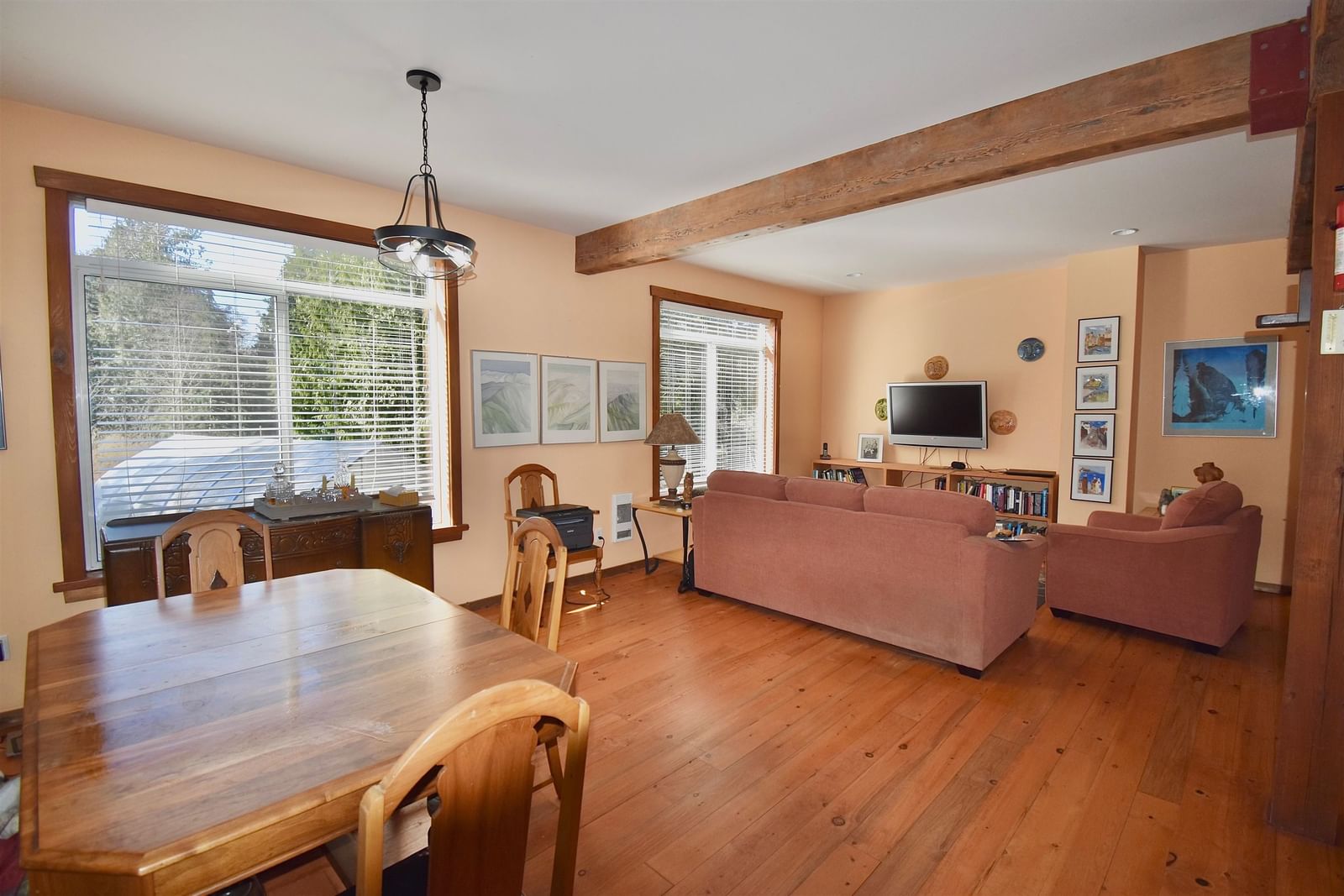 Listing Image 8