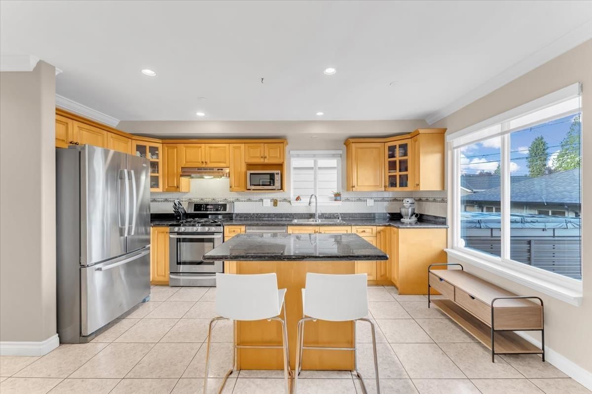 Listing Image 12