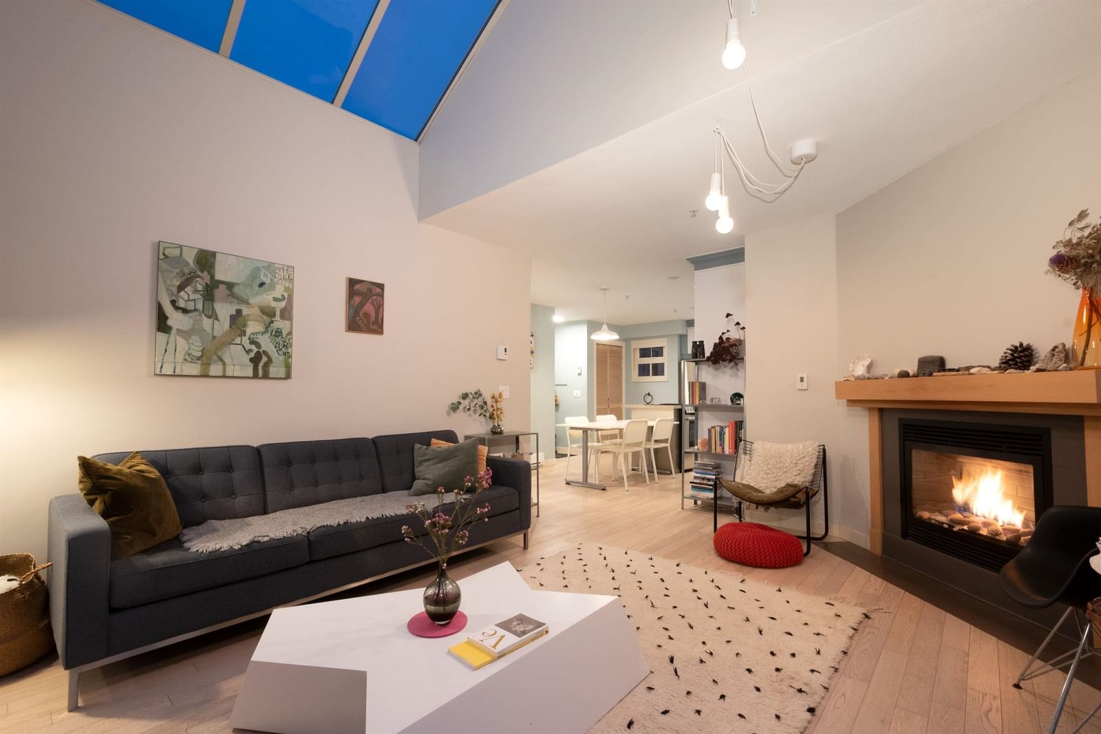 Listing Image 12