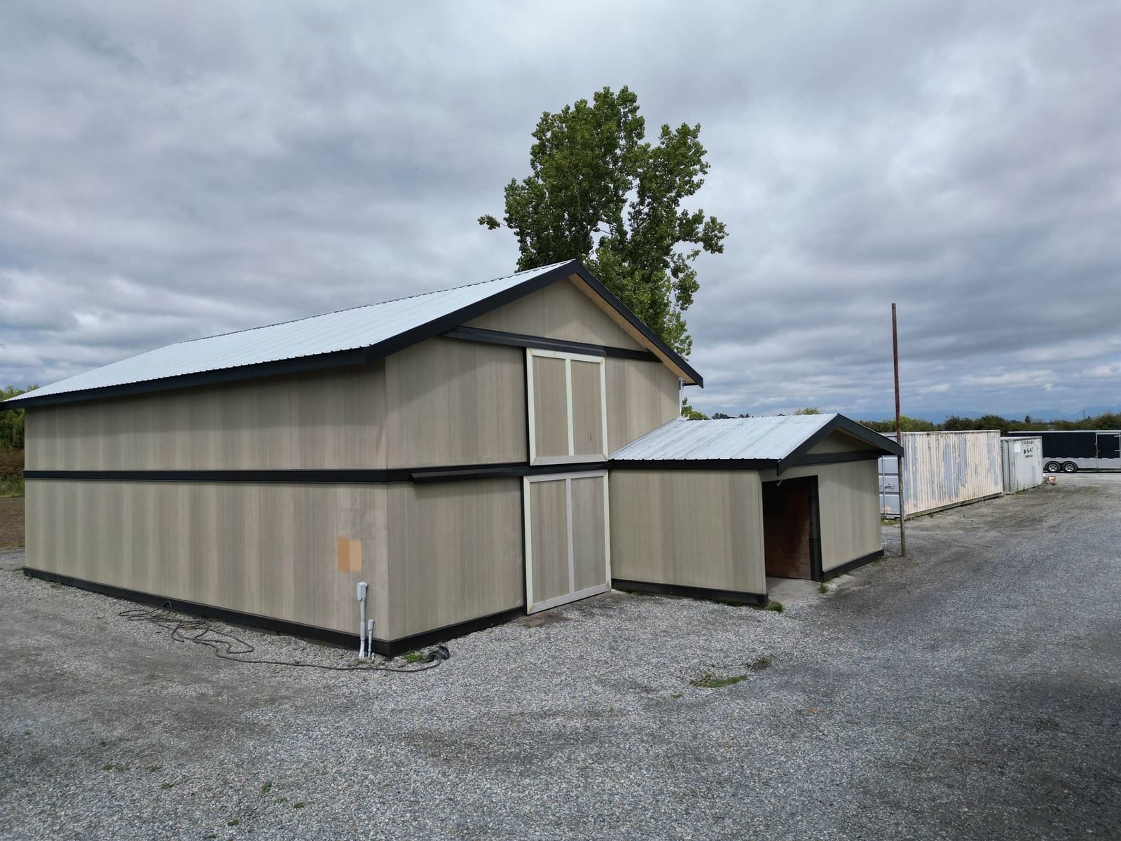 Listing Image 5
