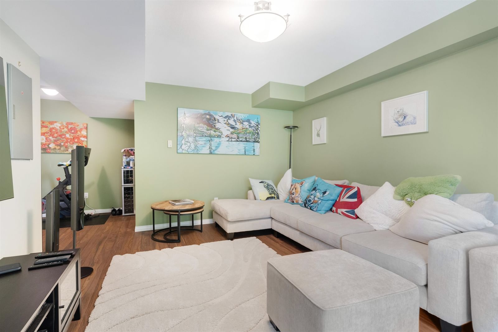 Listing Image 15