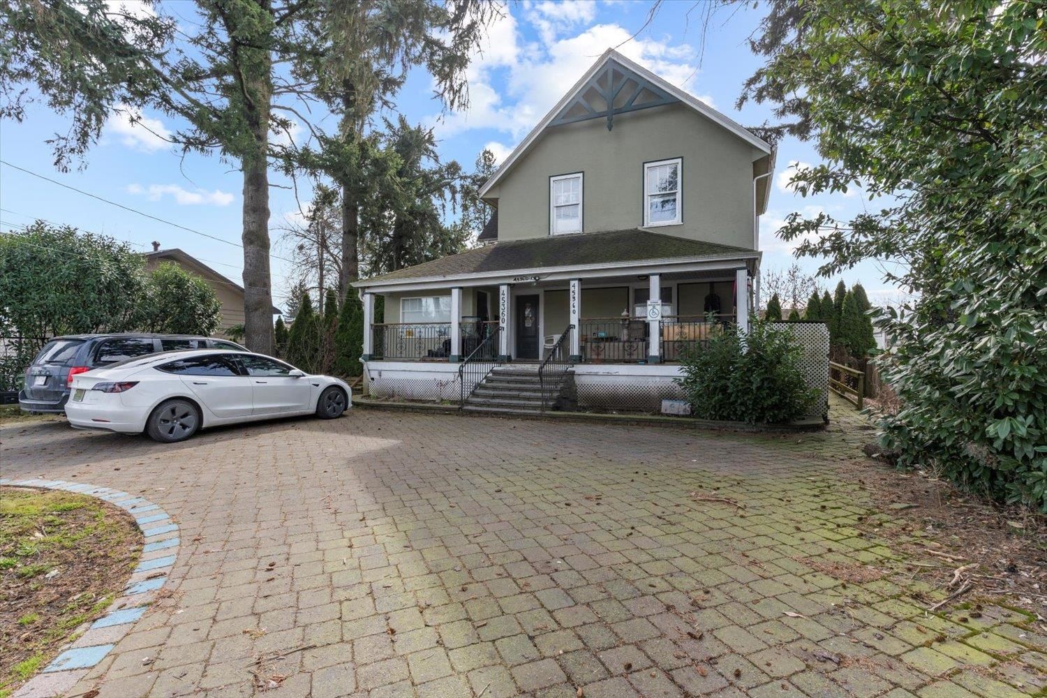 Listing Image 3