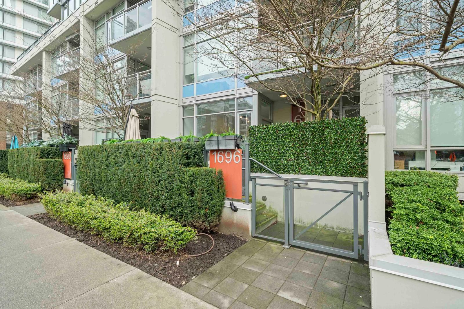 Listing Image 19