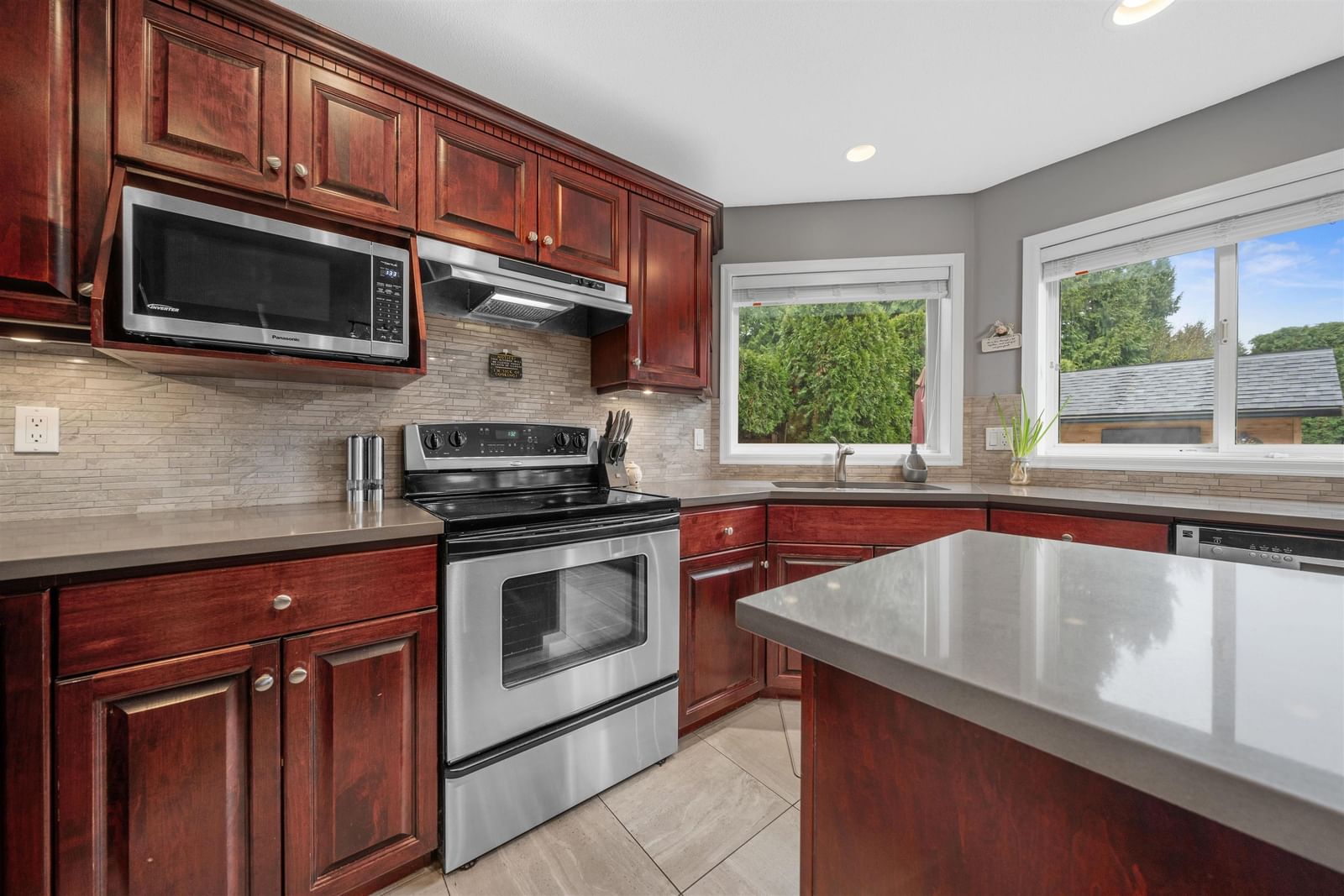 Listing Image 10