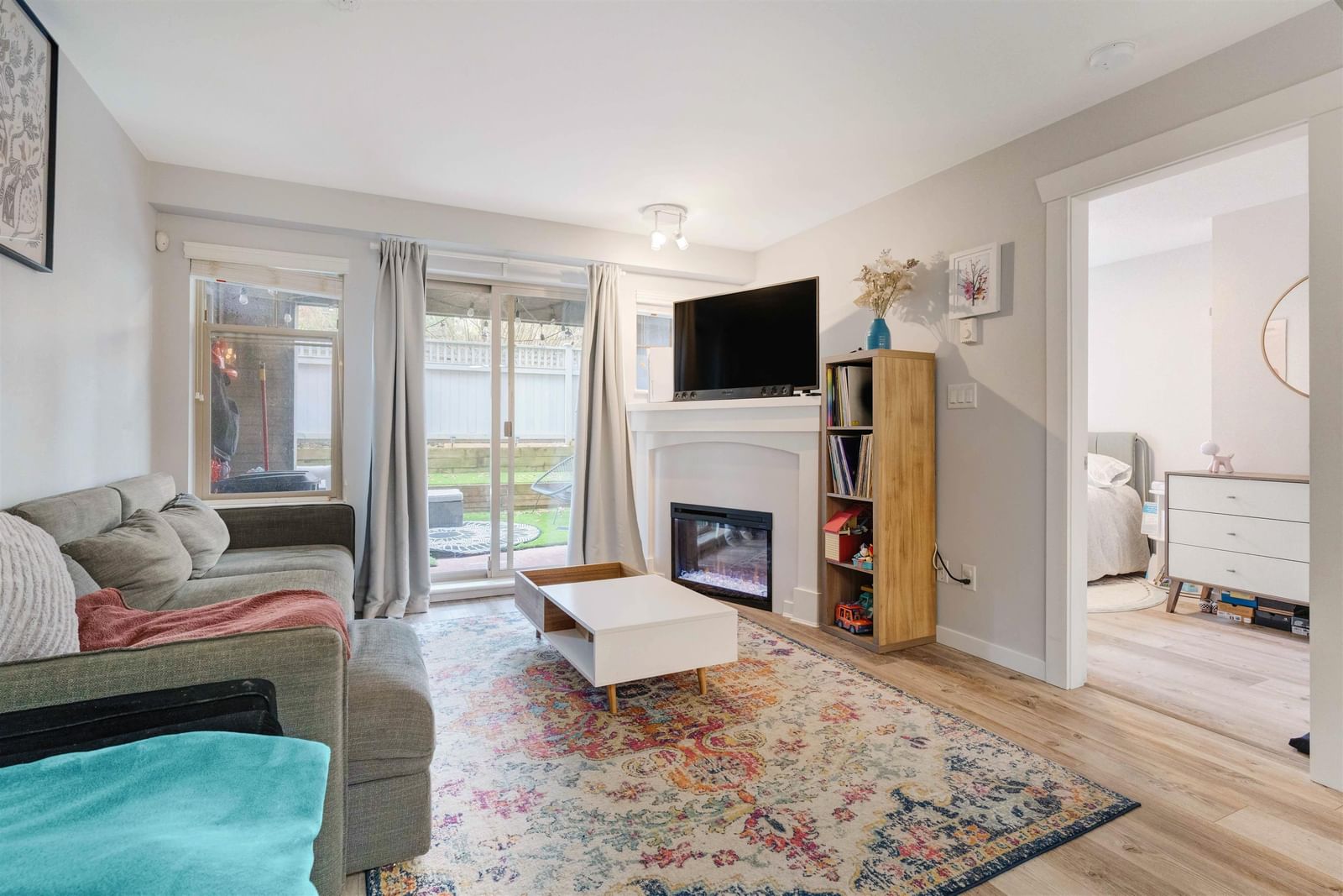 Listing Image 4