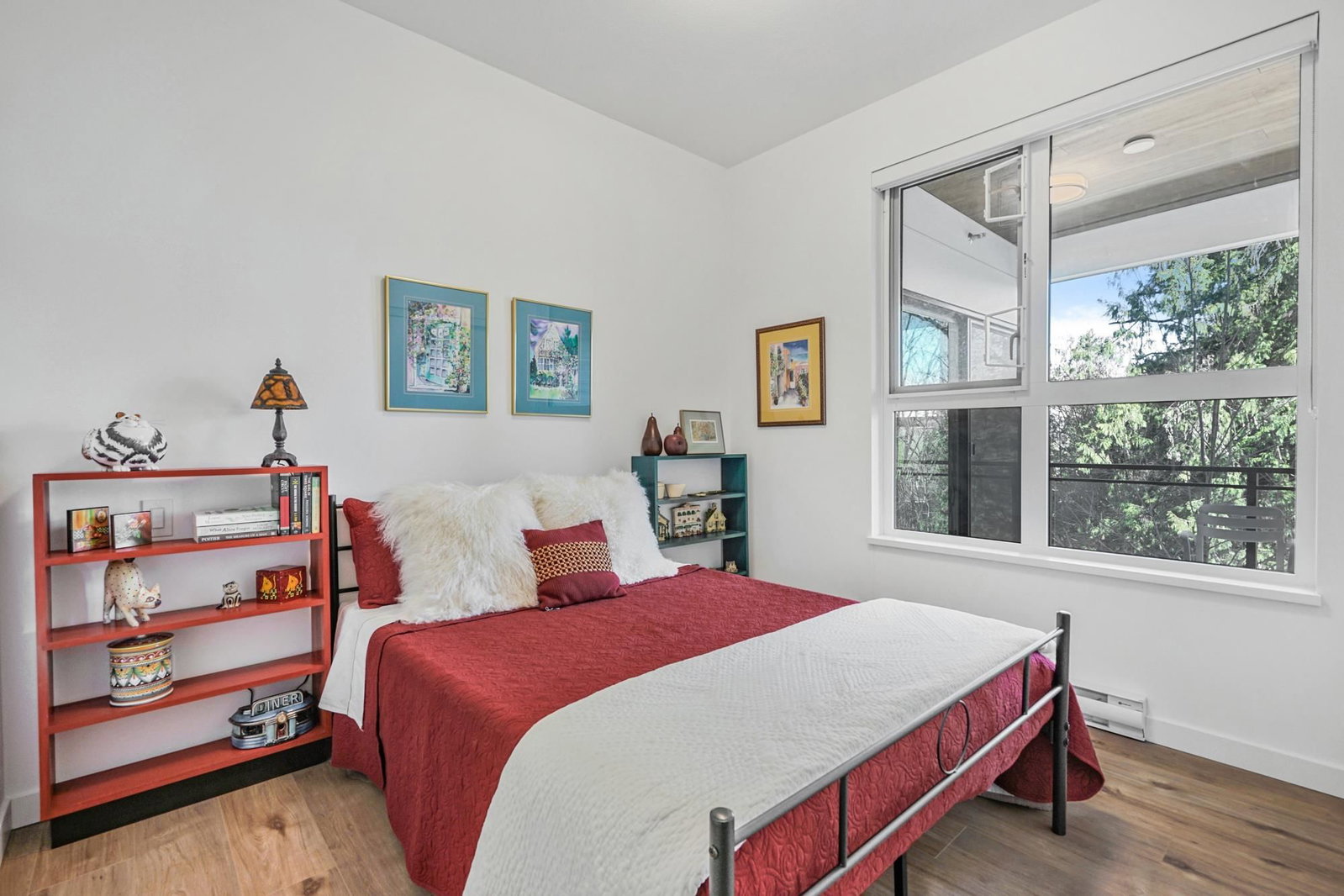 Listing Image 12
