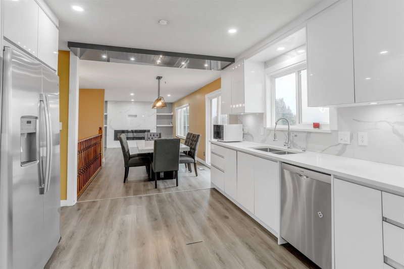 35361 Rockwell Drive, Abbotsford, V3G 2C9 | Image 2