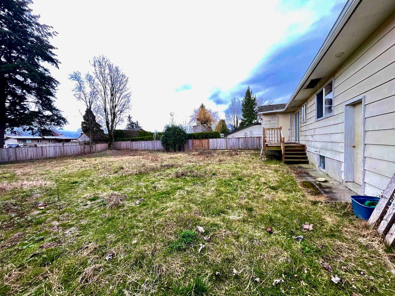 Listing Image 5