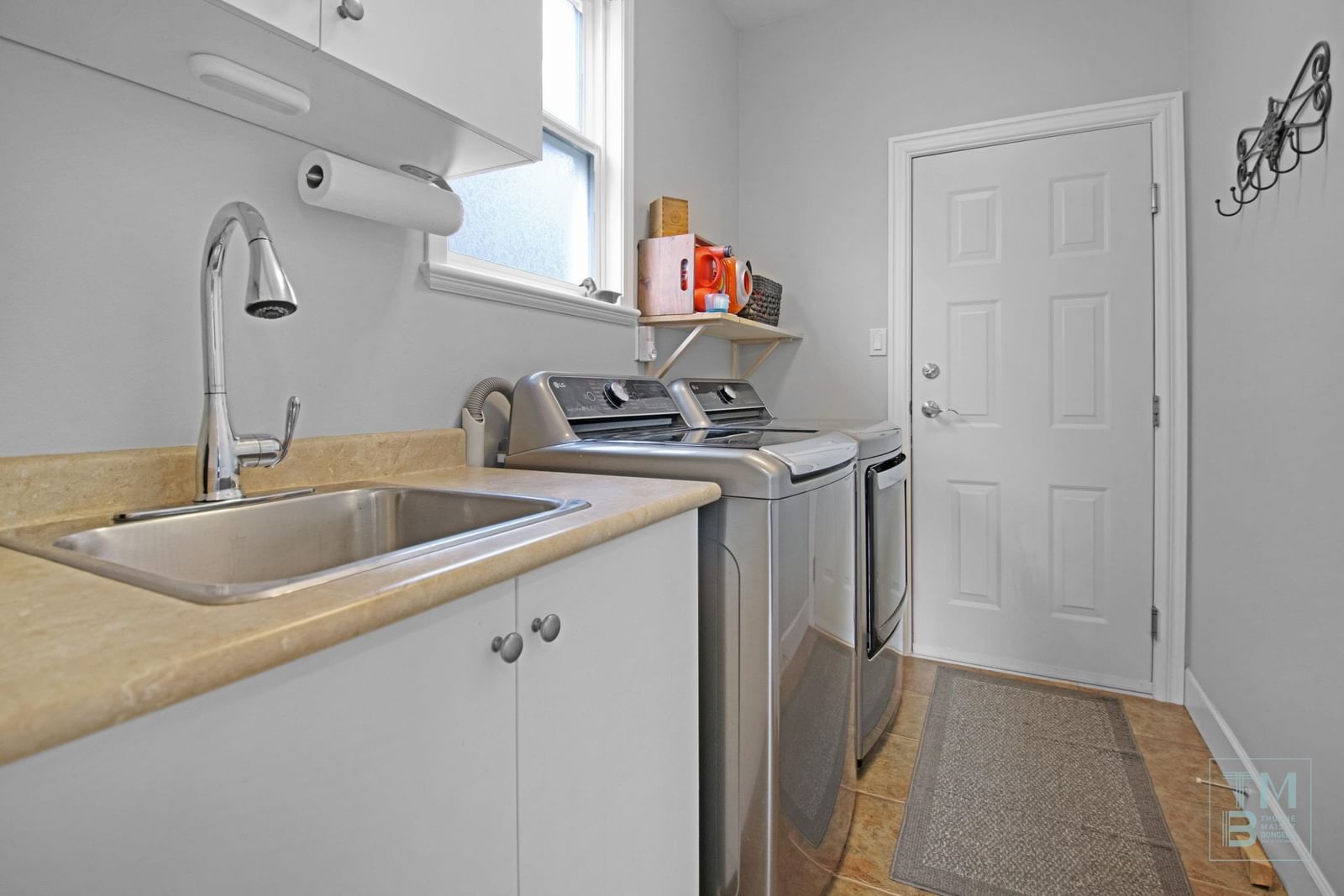 Listing Image 16