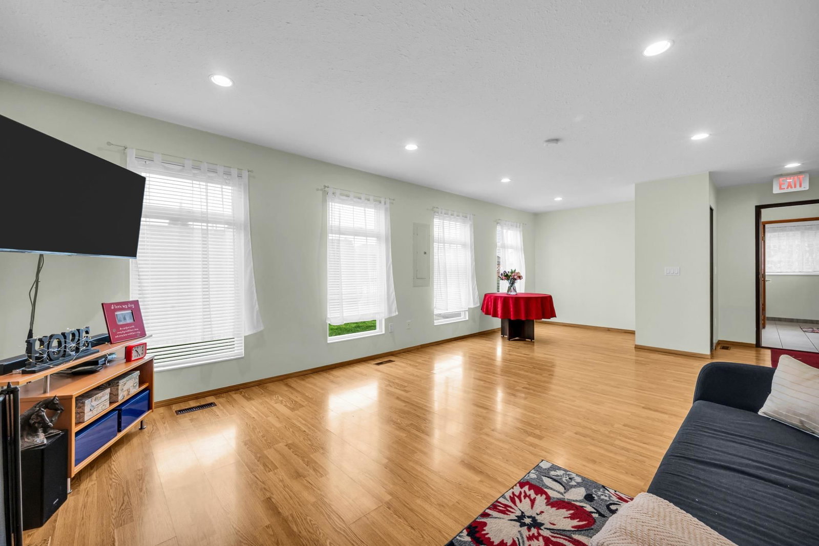 Listing Image 21