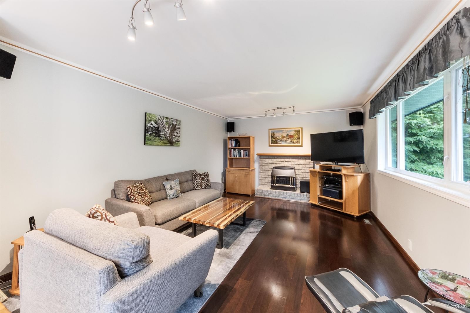 Listing Image 13