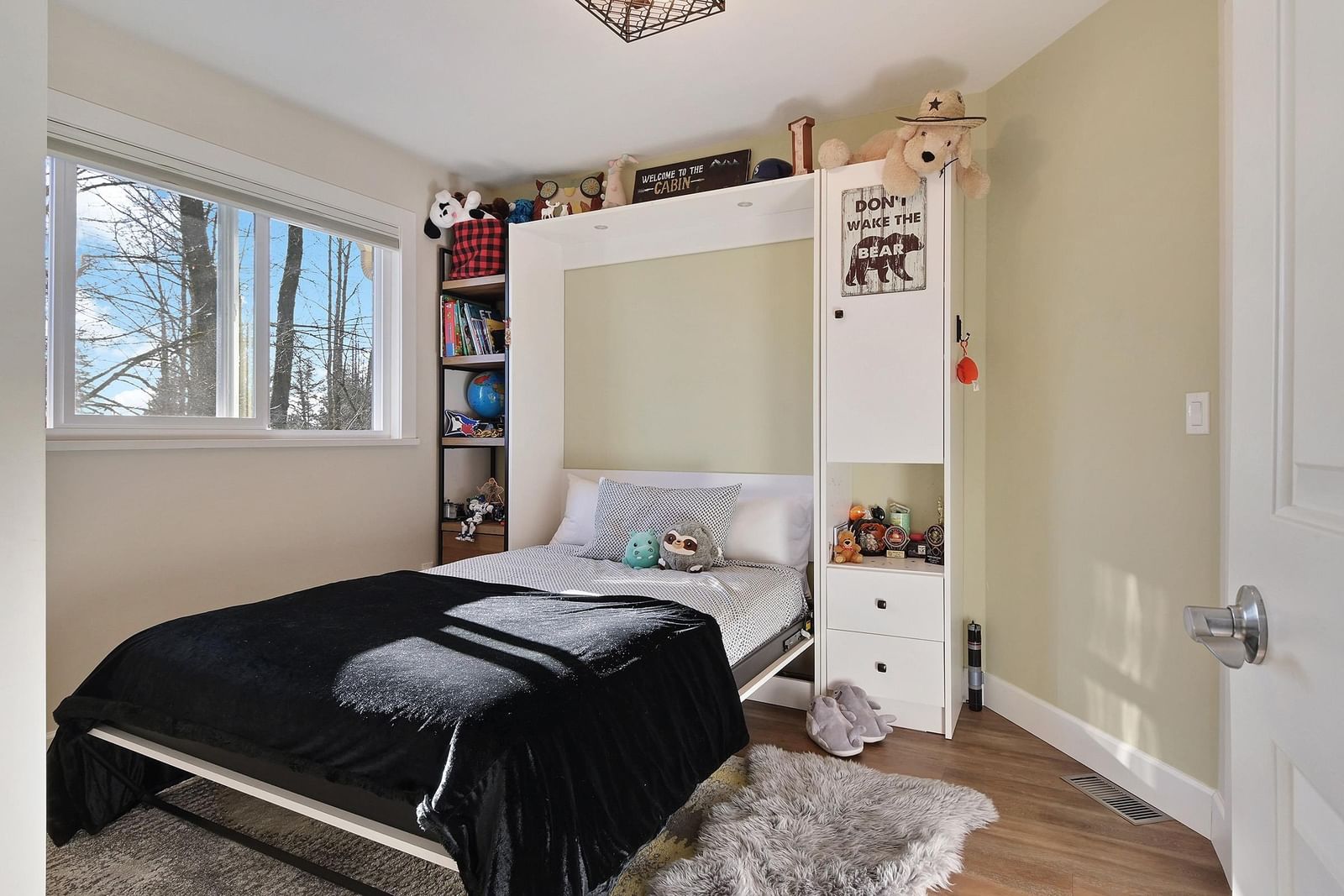 Listing Image 19
