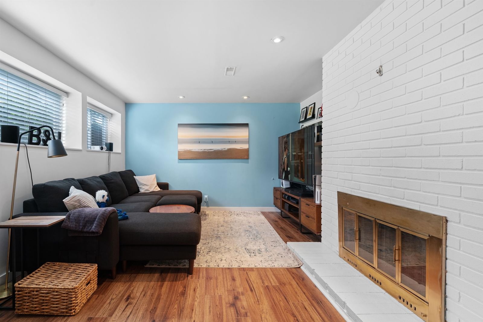 Listing Image 14