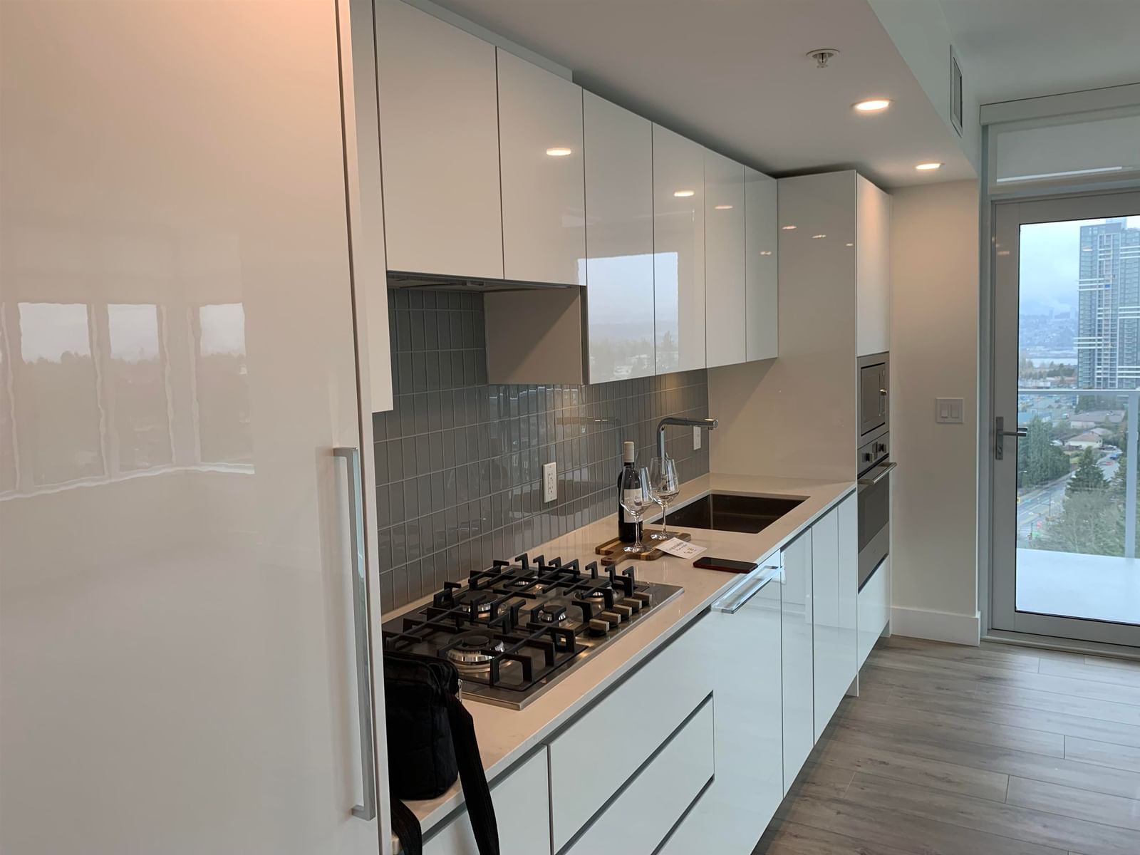 Listing Image 11