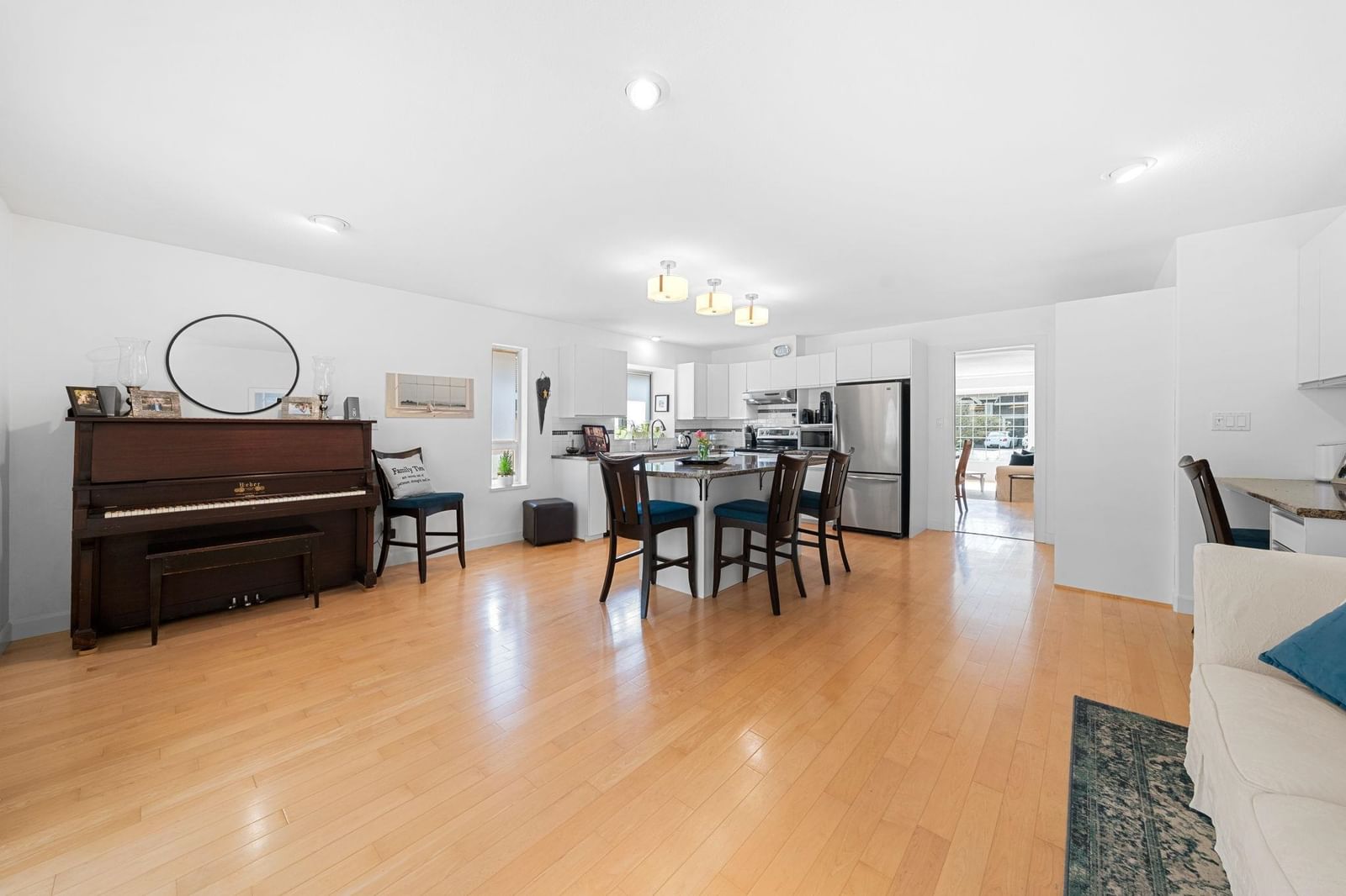 Listing Image 18