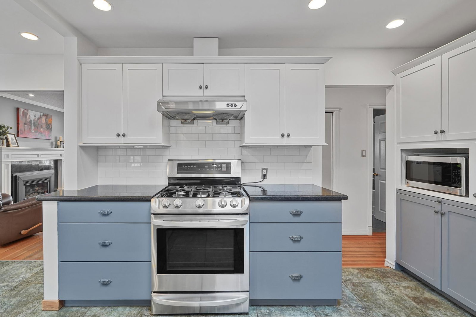 Listing Image 5