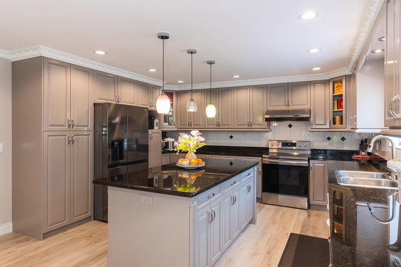 6169 Lochdale Street, Burnaby, V5B 2M6 | Image 2