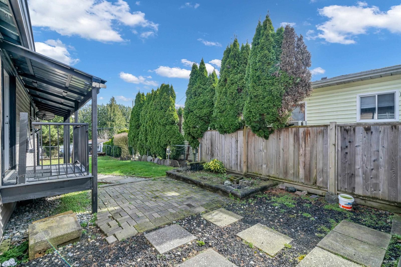 Listing Image 11