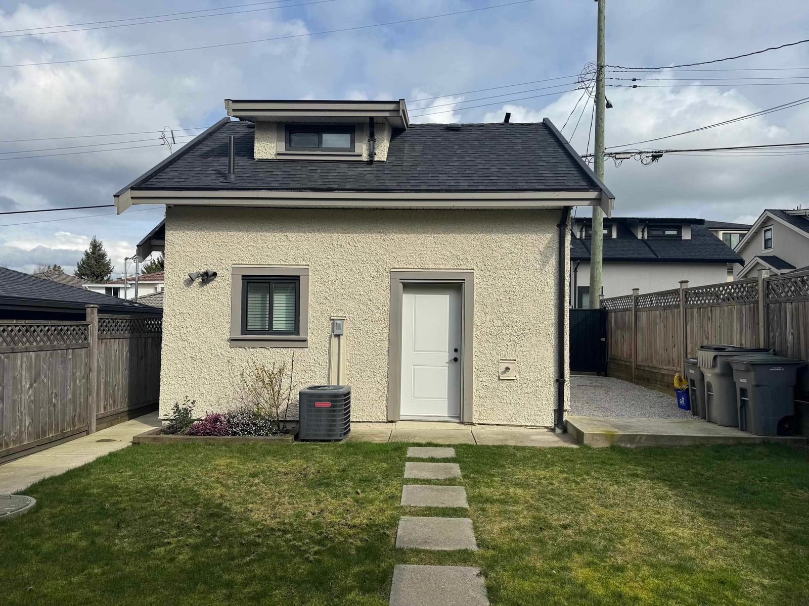 Listing Image 17