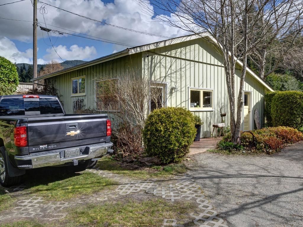 Listing Image 6