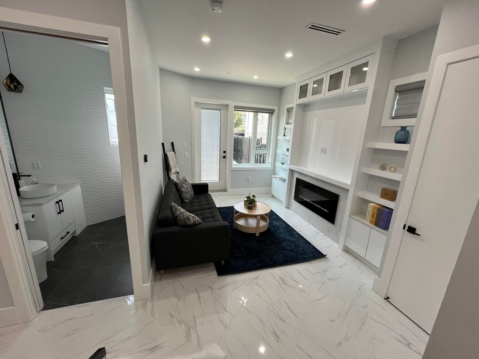 Listing Image 18