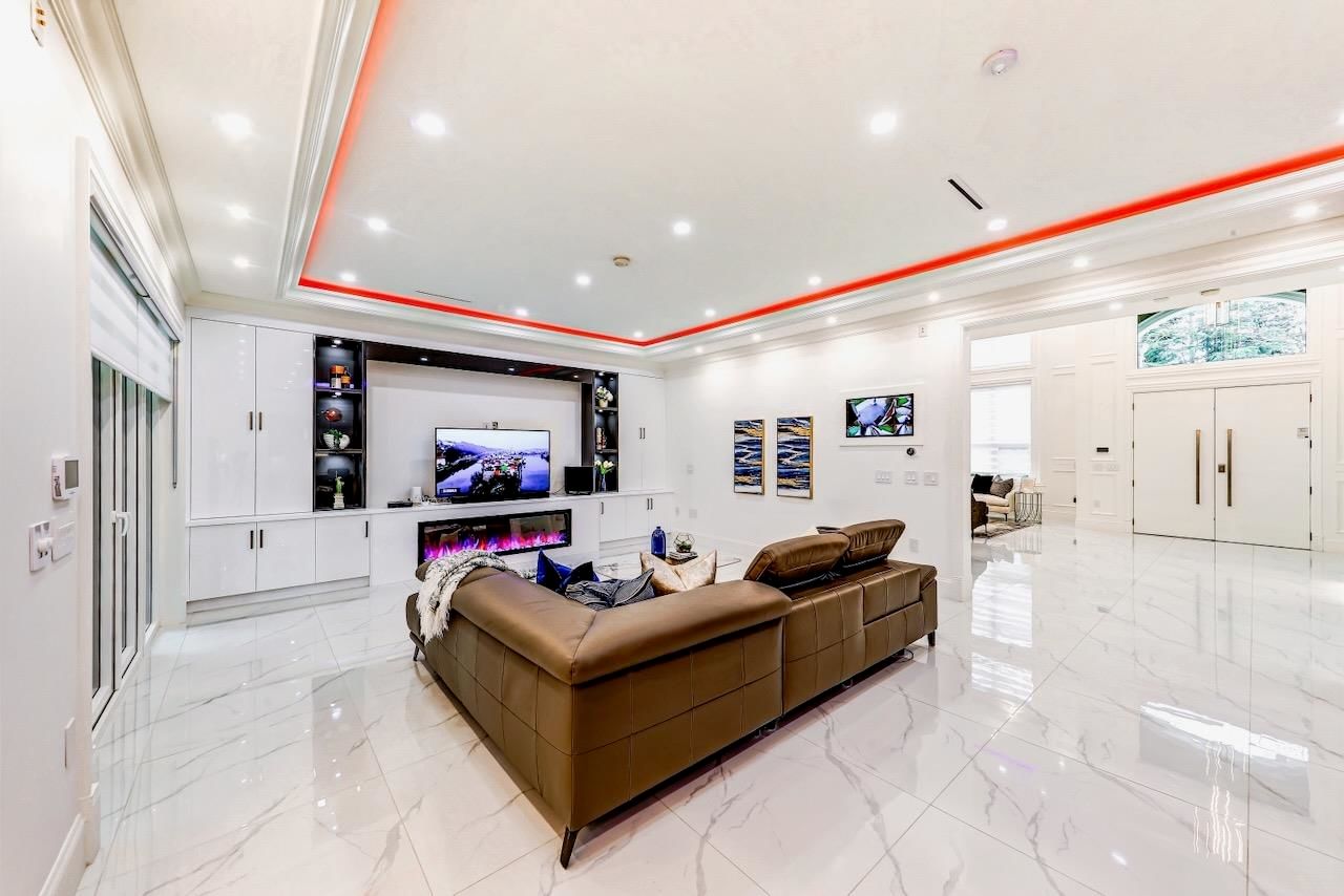 Listing Image 11