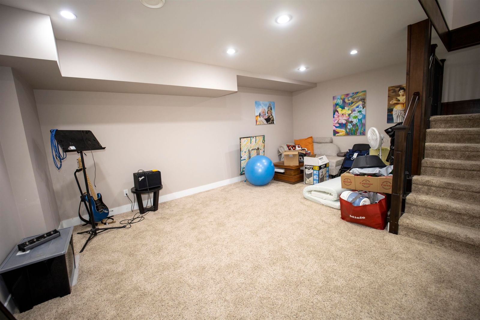 Listing Image 16