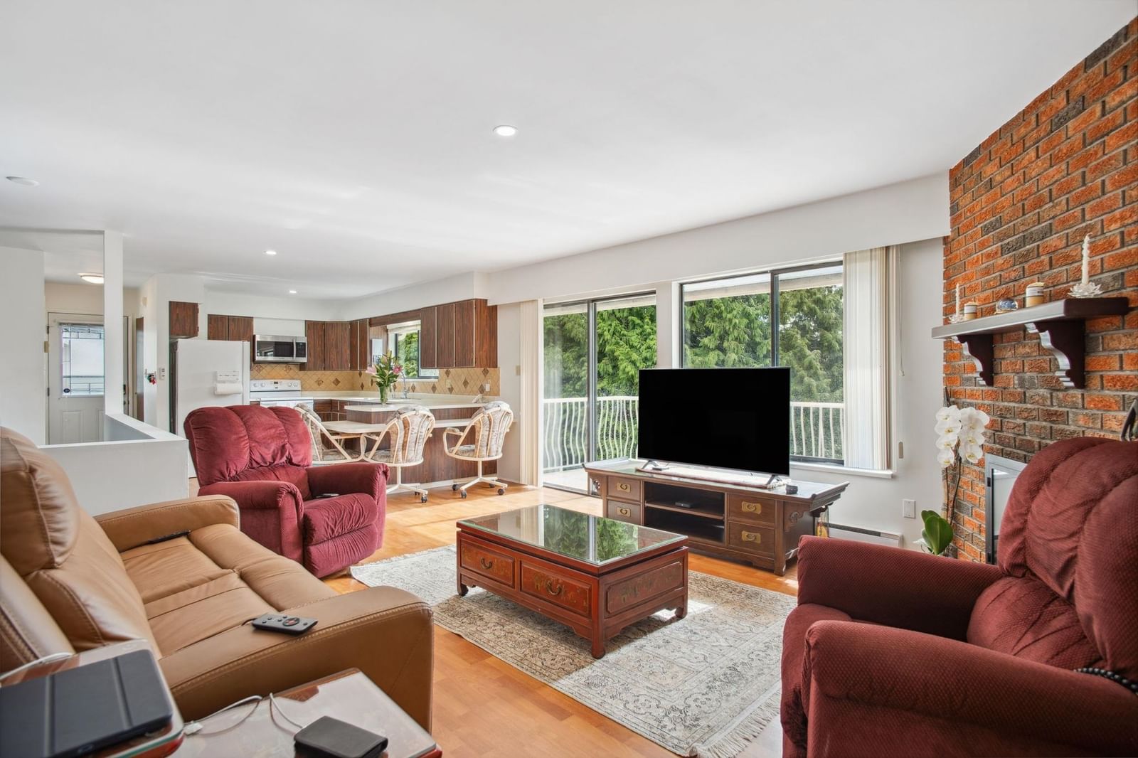 Listing Image 12