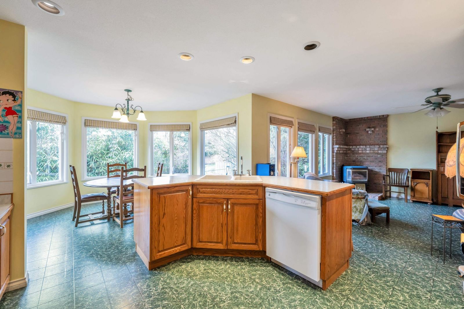 Listing Image 15