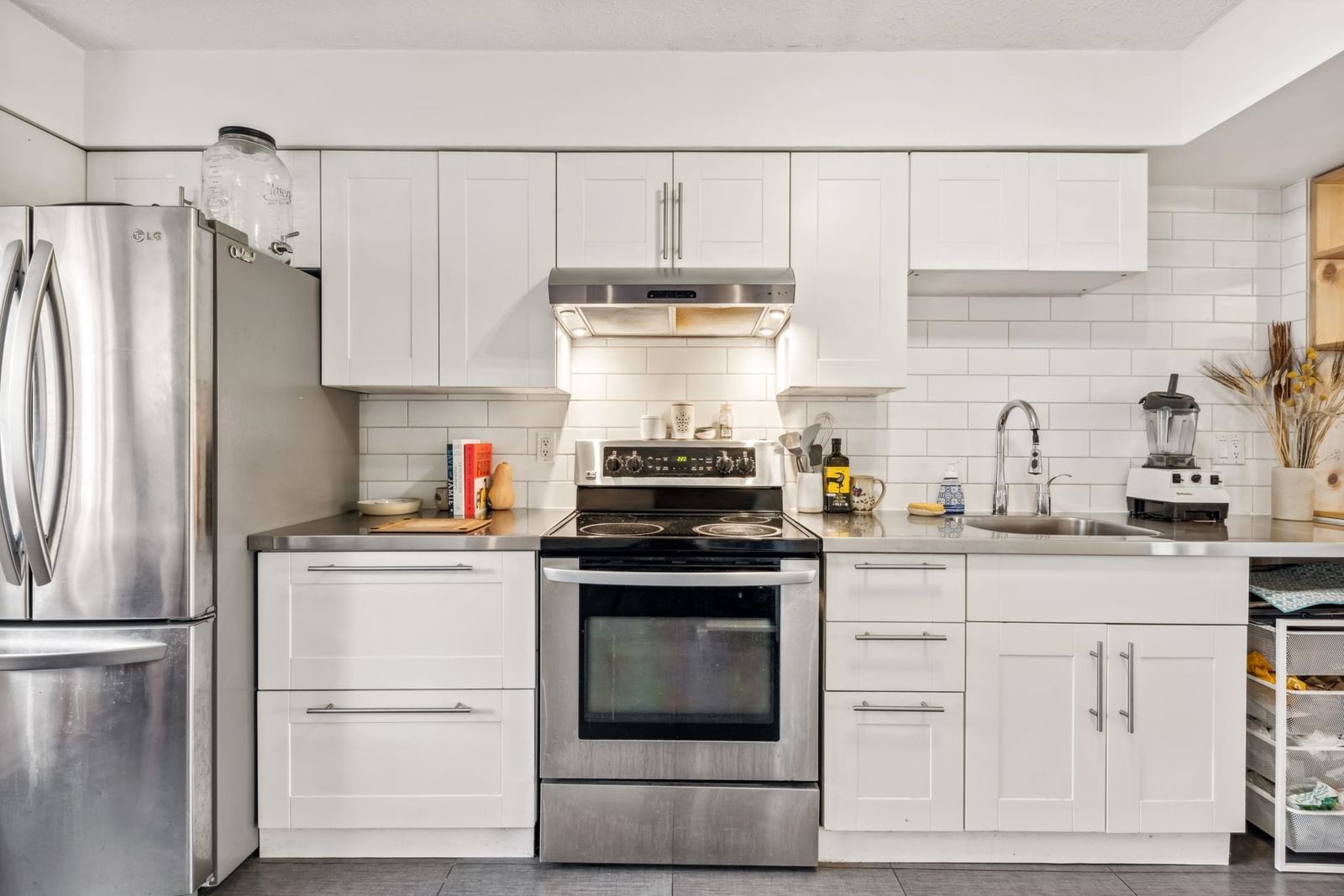 Listing Image 19