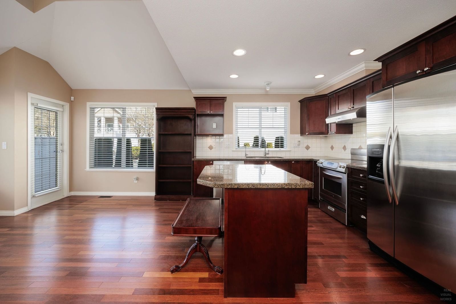 Listing Image 10
