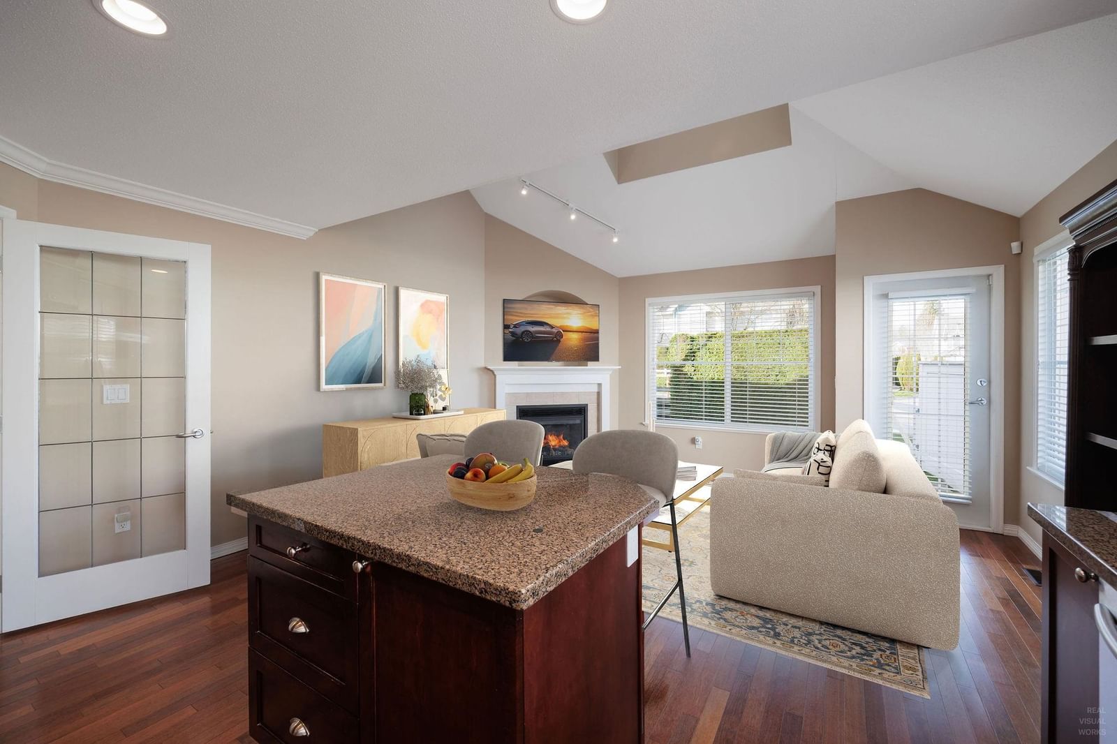 Listing Image 15