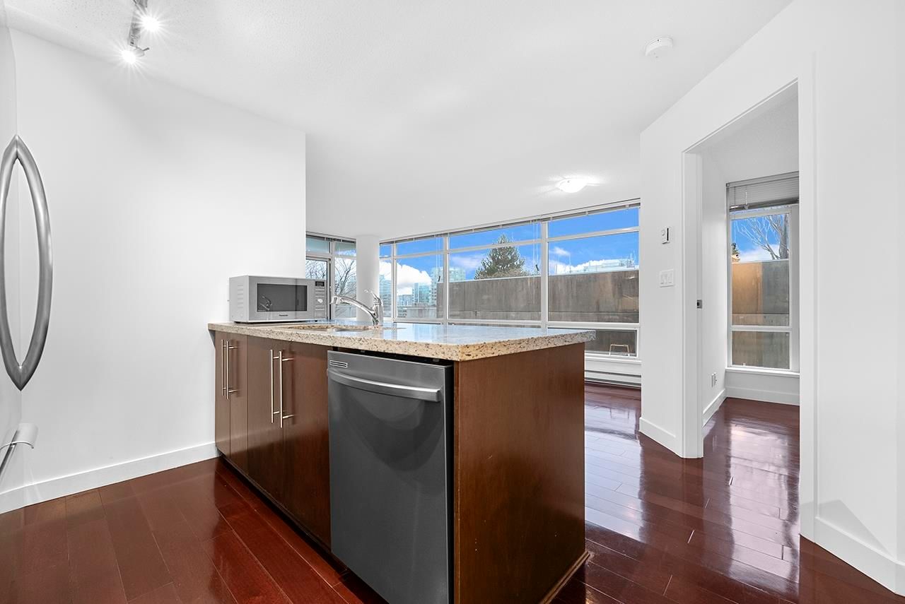Listing Image 5