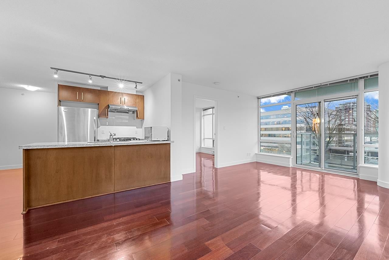 Listing Image 8
