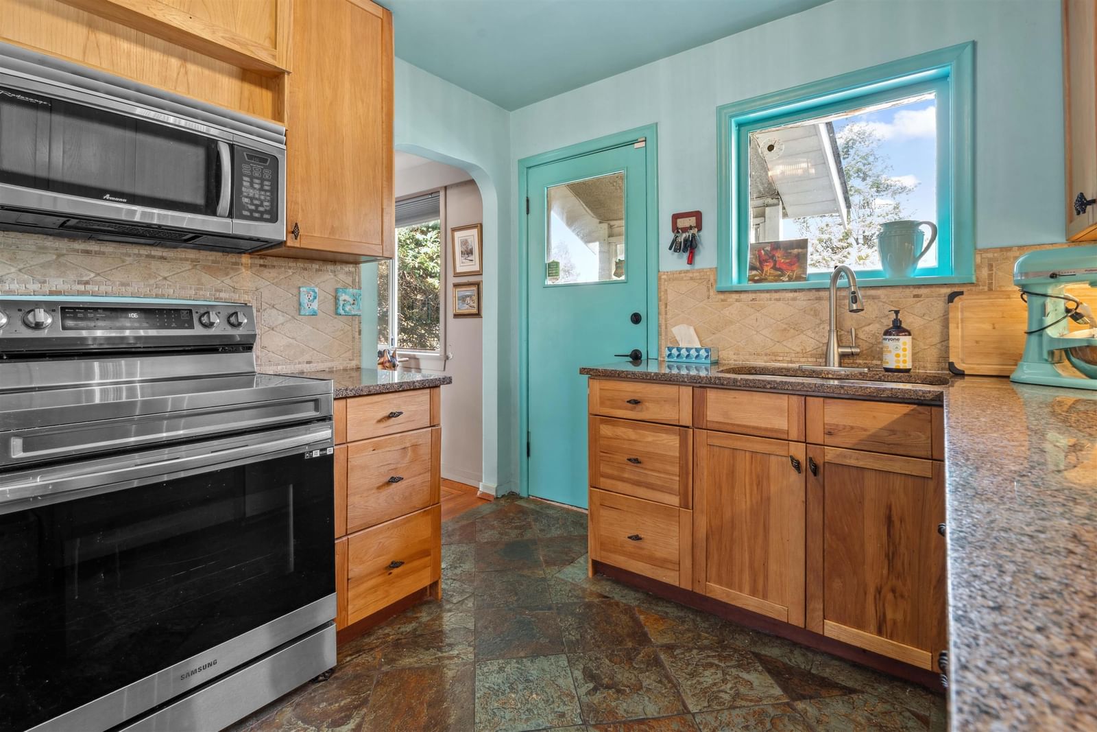 Listing Image 13