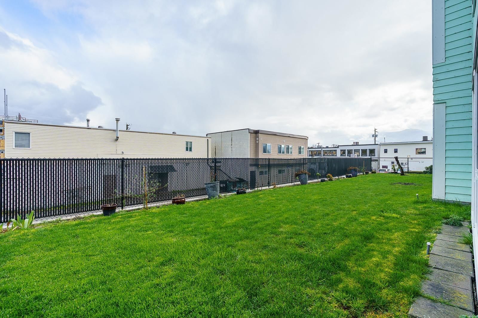 Listing Image 10