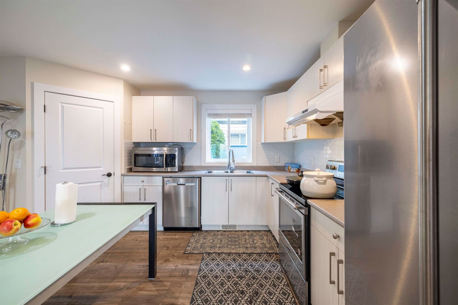 Listing Image 10