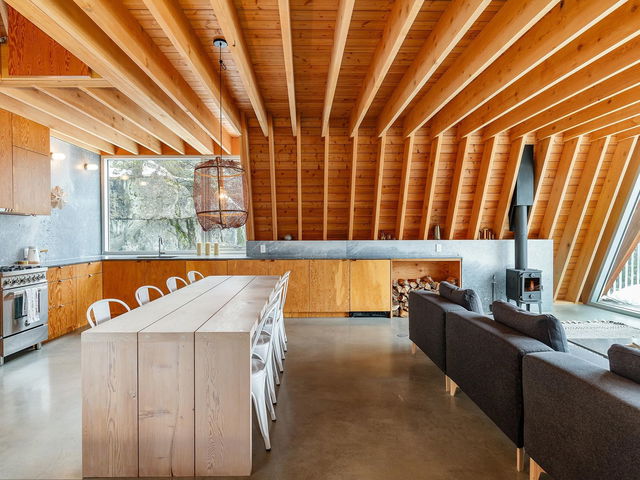 9501 Emerald Drive