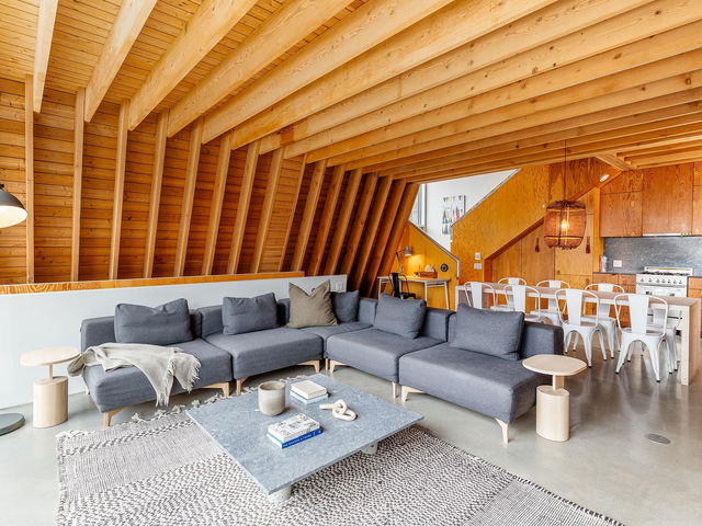 9501 Emerald Drive