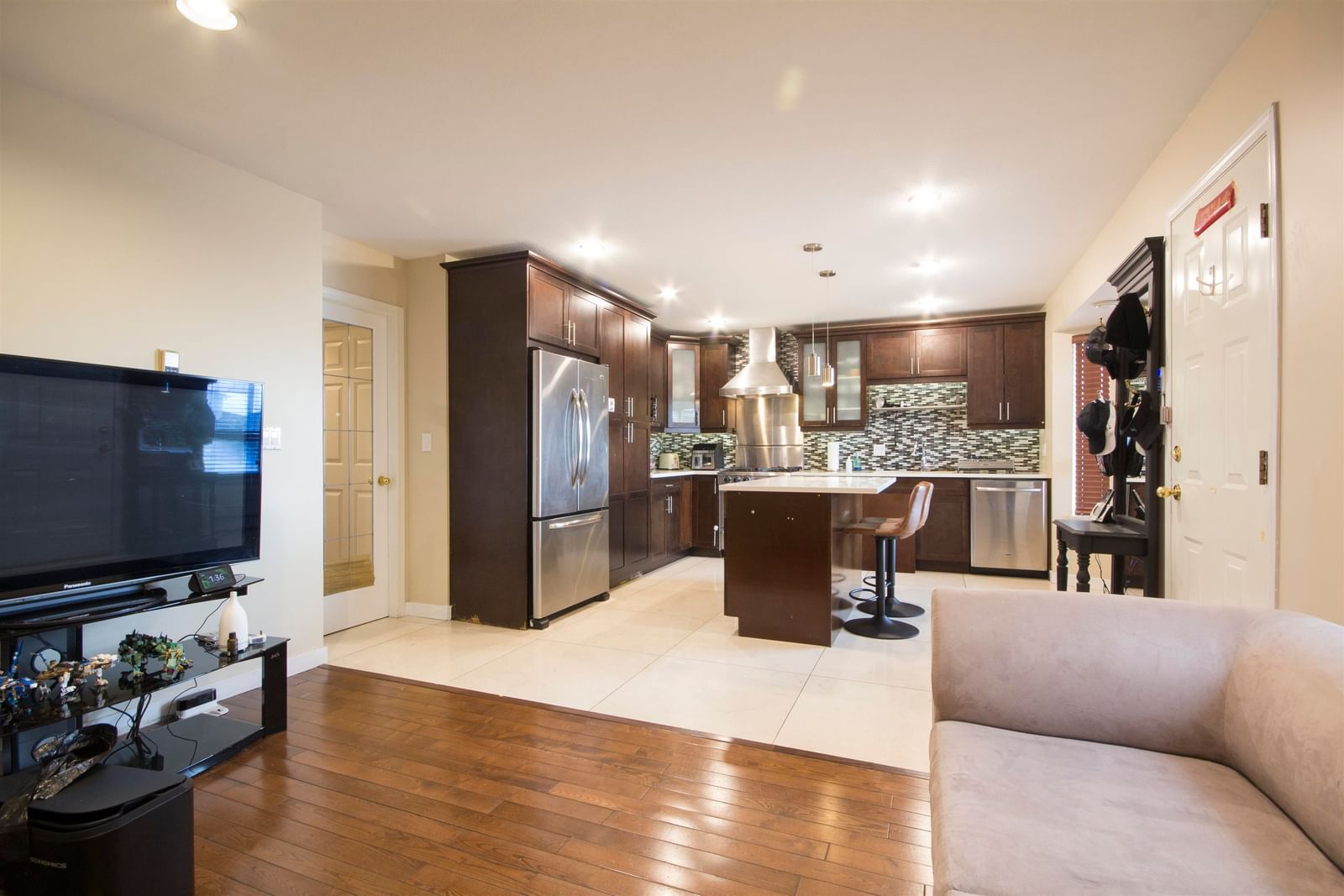 Listing Image 15