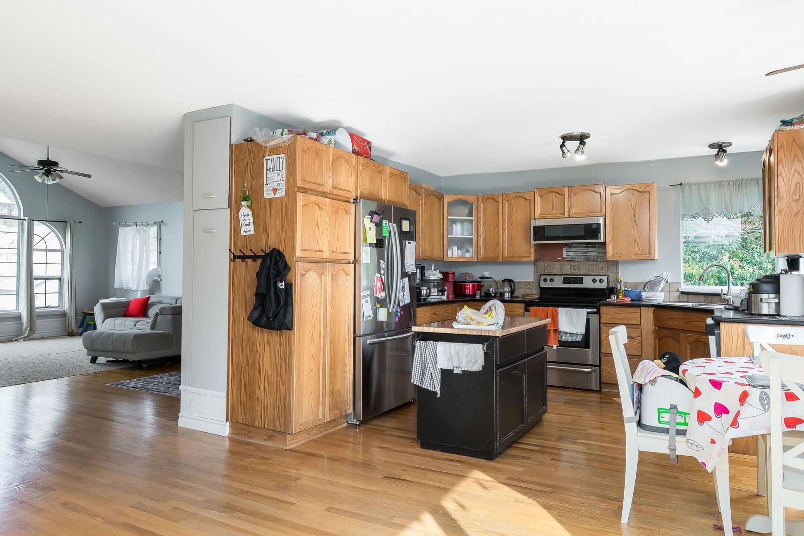 Listing Image 11