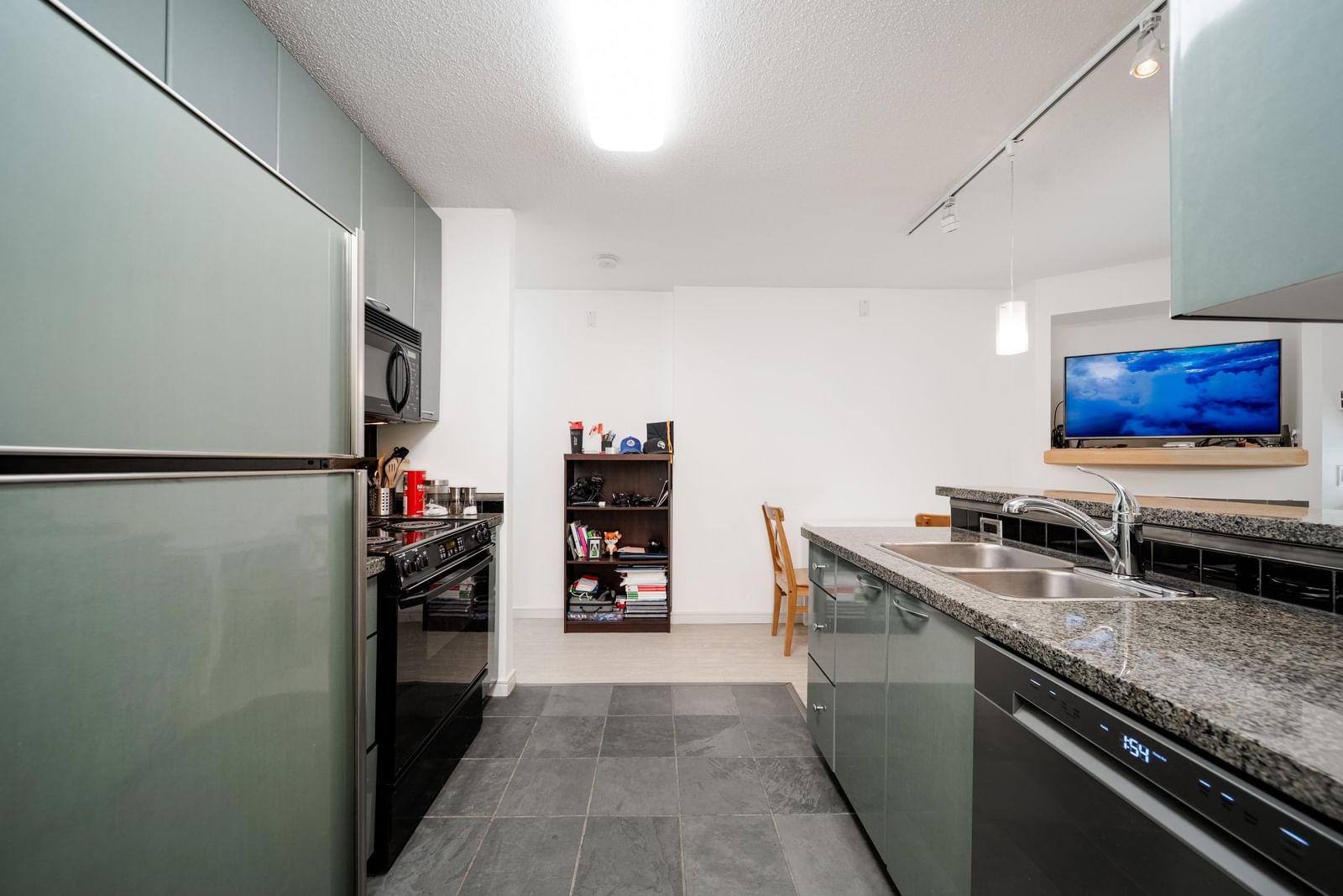 Listing Image 14